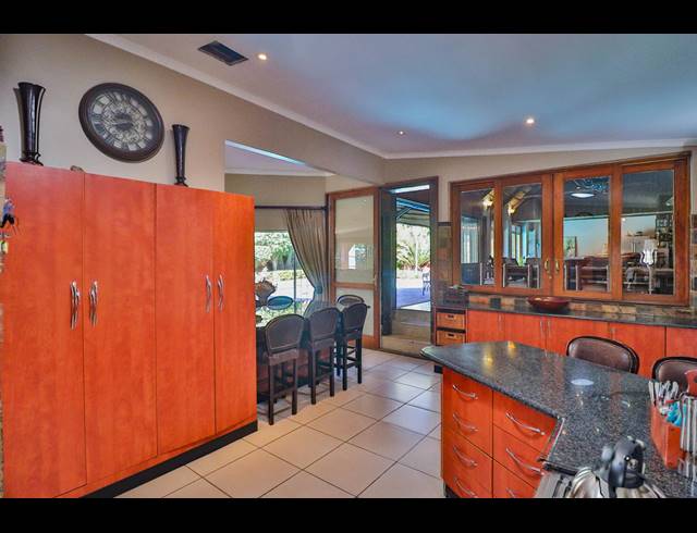 900M² BUSINESS FOR SALE IN SINOVILLE